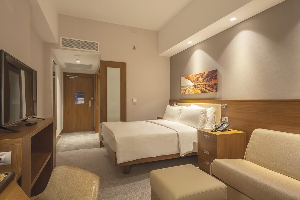 Hotel Hampton By Hilton Kocaeli Symbol Esterno foto
